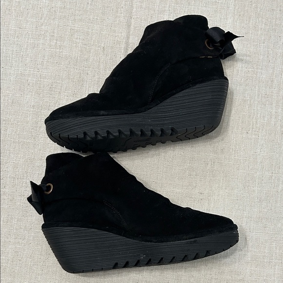 Fly London Boots Women’s 38 Black Suede Yebi Ankle Boot Wedge - Picture 11 of 13